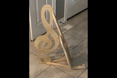 Treble Clef Guitar Stand